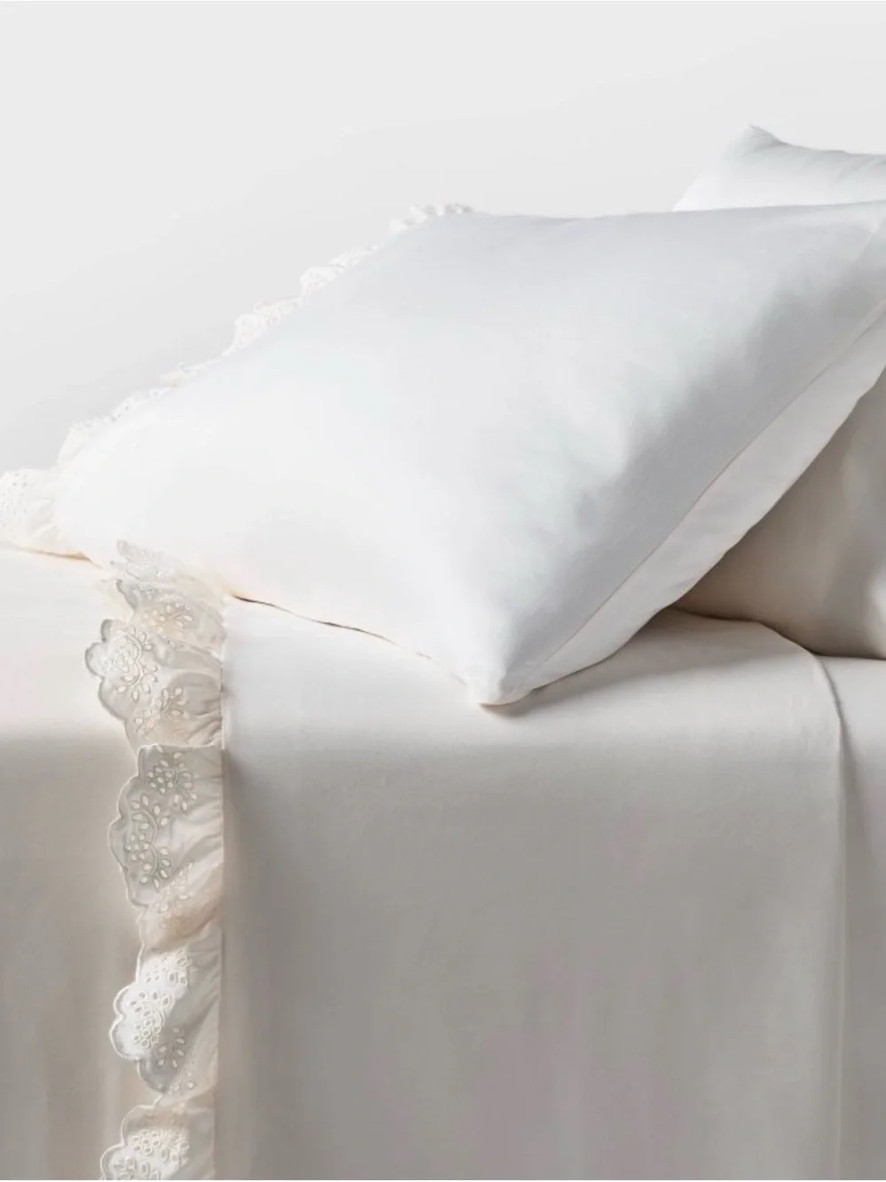 King 400 Thread Count Performance Sheet Set Ivory Eyelet Ruffle Threshold